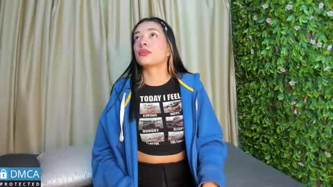 Stepha online show from 09/17/25, 11:12