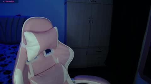 Snapshot of stepha_sweet chatting on 12/29/24, 01:34 Emma online show from 12/29/24, 01:34