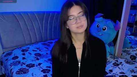 Snapshot of stepha_sweet chatting on 01/19/25, 03:39 Emma online show from 01/19/25, 03:39