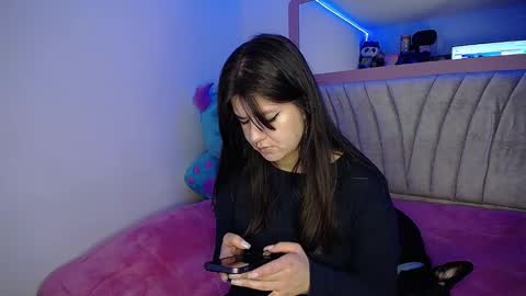 Snapshot of stepha_sweet chatting on 02/05/25, 02:29 Emma online show from 02/05/25, 02:29