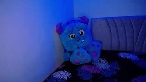 Snapshot of stepha_sweet chatting on 02/09/25, 02:17 Emma online show from 02/09/25, 02:17