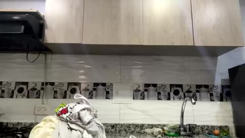 Snapshot of stepha_sweet chatting on 02/10/25, 07:49 Emma online show from 02/10/25, 07:49