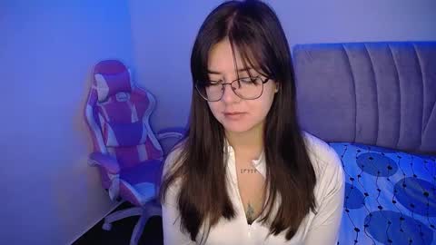 Snapshot of stepha_sweet chatting on 02/15/25, 03:52 Emma online show from 02/15/25, 03:52