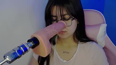 Snapshot of stepha_sweet chatting on 02/17/25, 03:58 Emma online show from 02/17/25, 03:58