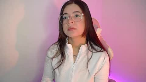 Snapshot of stepha_sweet chatting on 09/20/25, 12:00 Emma online show from 09/20/25, 12:00