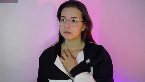 Snapshot of stepha_sweet chatting on 09/24/25, 12:36 Emma online show from 09/24/25, 12:36