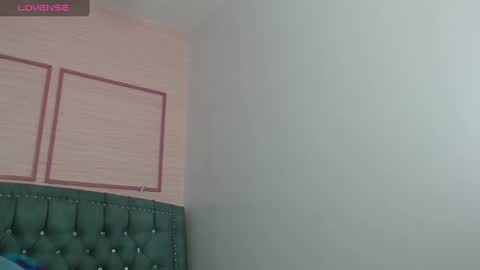 Stephania online show from 02/05/25, 01:44