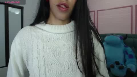 Stephania online show from 02/10/25, 10:53