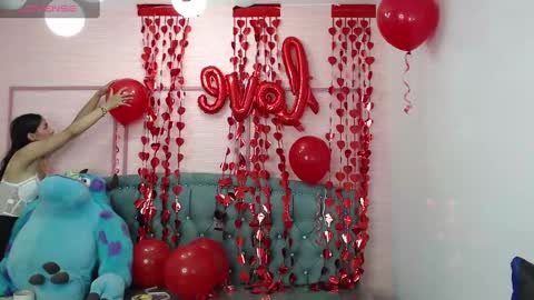 Stephania online show from 02/14/25, 10:49