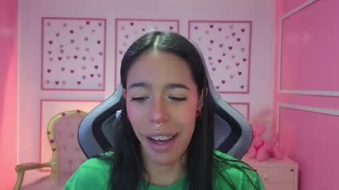 Stephania online show from 09/22/25, 12:29