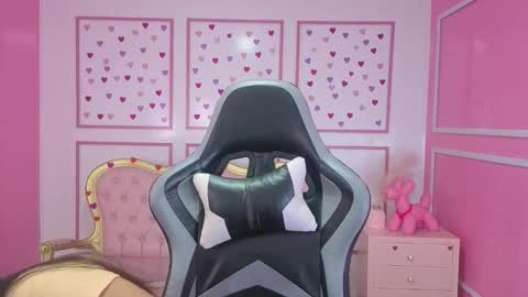 Stephania online show from 09/29/25, 11:37