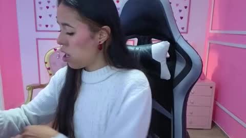 Stephania online show from 10/21/25, 12:28