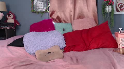 Snapshot of stephanie_golden chatting on 12/08/24, 10:03 IG stephani 3333 online show from 12/08/24, 10:03