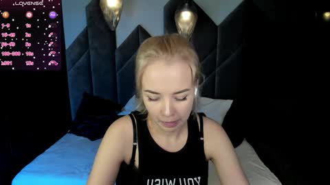 Snapshot of stephanie_sea chatting on 02/05/25, 05:52 Stephanie Sea online show from 02/05/25, 05:52