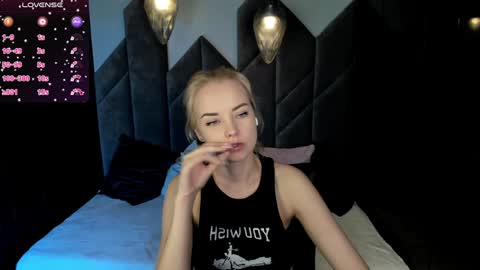 Snapshot of stephanie_sea chatting on 02/05/25, 08:54 Stephanie Sea online show from 02/05/25, 08:54