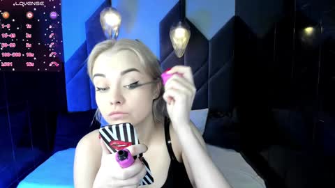 Snapshot of stephanie_sea chatting on 02/24/25, 02:04 Stephanie Sea online show from 02/24/25, 02:04