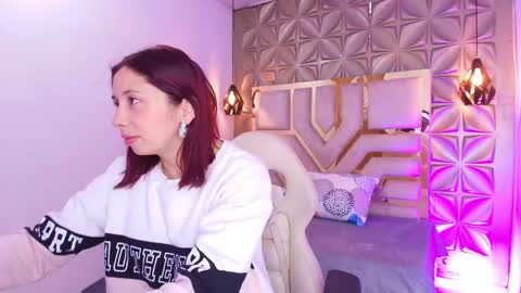 Snapshot of stephaniesun_ chatting on 06/02/26, 12:18 Stephaniesun online show from 06/02/26, 12:18