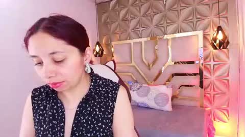 Snapshot of stephaniesun_ chatting on 06/13/26, 12:25 Stephaniesun online show from 06/13/26, 12:25
