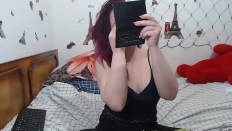 Stephanie   online show from 03/04/25, 05:42