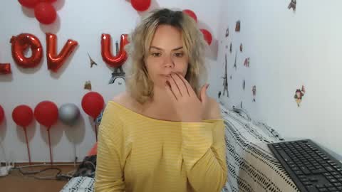 Stephanie   online show from 04/06/26, 10:27