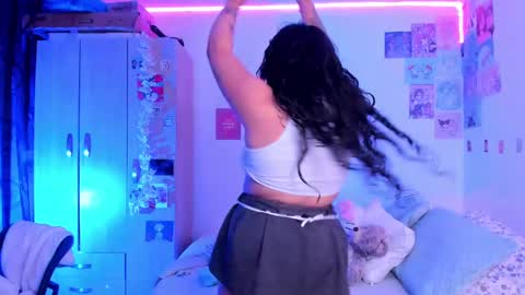 Stephanie  online show from 03/06/25, 05:03