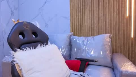 stephany_rodriguez_ online show from 11/22/25, 01:43