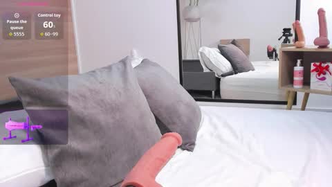 S T E P H A N Y A online show from 10/09/25, 07:34