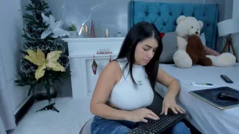 Stefanny online show from 12/22/25, 11:13