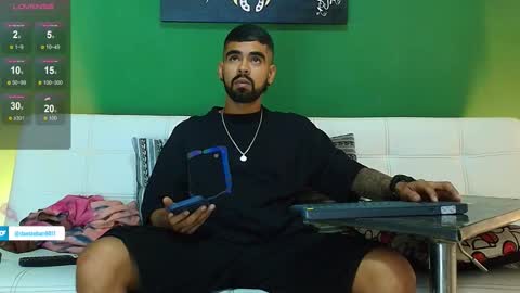    ................     online show from 10/03/25, 12:07