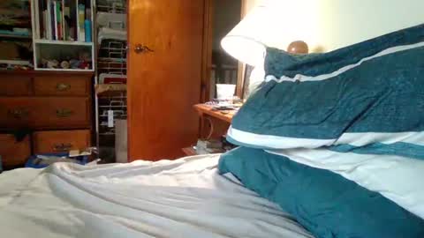 Ian23602 online show from 09/25/25, 09:07