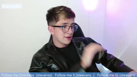 Snapshot of stevans_ chatting on 10/30/25, 02:13 Stevan online show from 10/30/25, 02:13
