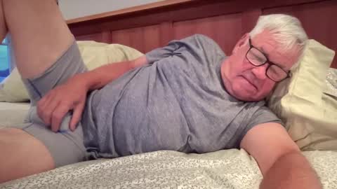 Steve online show from 10/12/25, 09:58