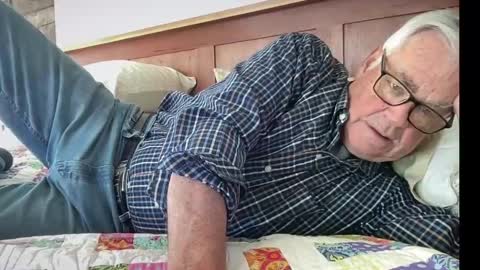 Steve online show from 04/12/26, 05:18