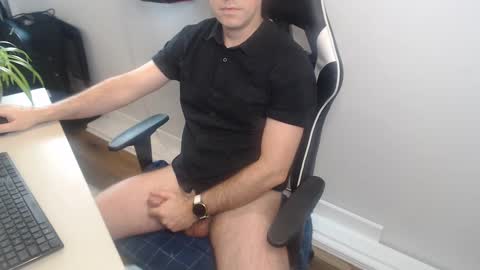 steve_oo8 online show from 02/11/25, 05:50