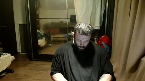 Snapshot of stevebulkzor chatting on 10/05/25, 04:49 Steve Oakenshield son of John son of Vasyl online show from 10/05/25, 04:49