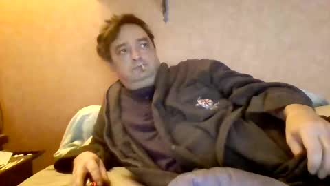 Snapshot of stevefromfrance chatting on 12/07/24, 08:00 stevefromfrance online show from 12/07/24, 08:00