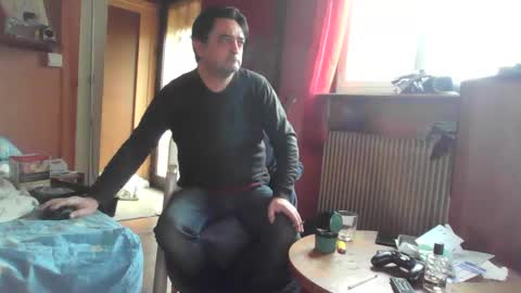 Snapshot of stevefromfrance chatting on 12/30/24, 12:52 stevefromfrance online show from 12/30/24, 12:52