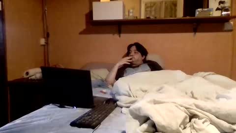 Snapshot of stevefromfrance chatting on 02/12/25, 11:18 stevefromfrance online show from 02/12/25, 11:18