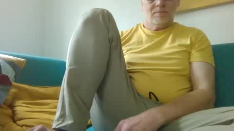 Snapshot of stevessky chatting on 02/09/25, 11:58 stevessky online show from 02/09/25, 11:58