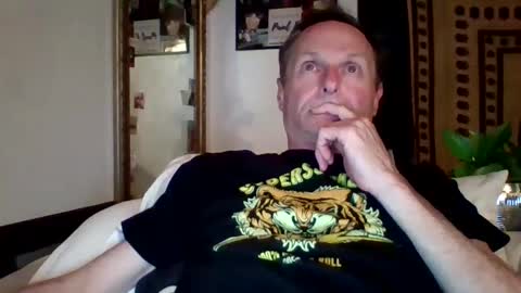 Snapshot of steviehard7 chatting on 01/28/25, 05:32 steviehard7 online show from 01/28/25, 05:32