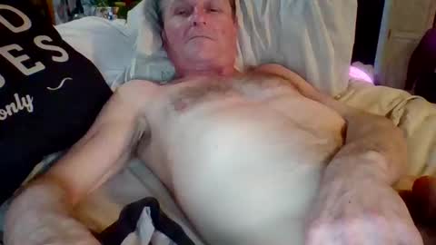 Snapshot of steviehard7 chatting on 02/11/25, 05:05 steviehard7 online show from 02/11/25, 05:05