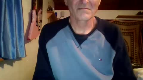 Snapshot of steviehard7 chatting on 03/10/25, 04:38 steviehard7 online show from 03/10/25, 04:38