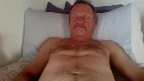 Snapshot of steviehard7 chatting on 10/01/25, 10:27 steviehard7 online show from 10/01/25, 10:27