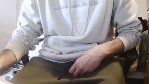 Snapshot of stevo69697 chatting on 02/17/25, 08:04 Chillguy online show from 02/17/25, 08:04