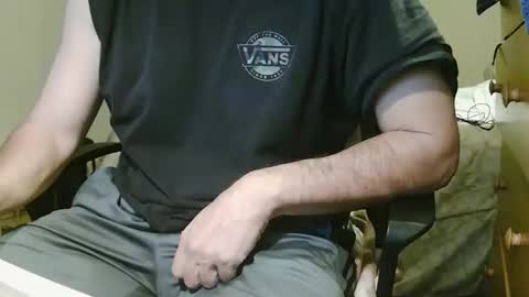 Snapshot of stevo69697 chatting on 10/29/25, 04:48 Chillguy online show from 10/29/25, 04:48