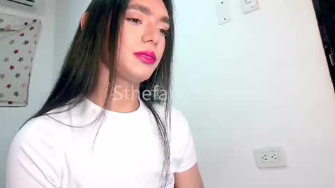 Snapshot of sthefany2512 chatting on 06/17/26, 01:19 sthefany2512 online show from 06/17/26, 01:19