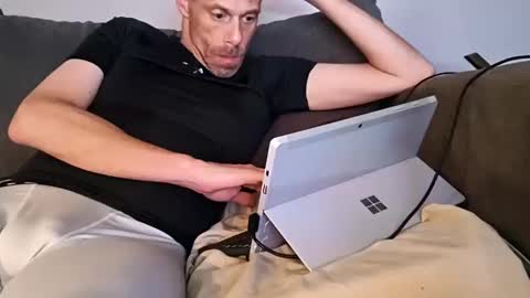 stickymouse45 online show from 10/12/25, 08:35