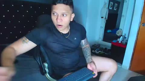 Snapshot of stily_santos_ chatting on 10/23/25, 03:17 stily online show from 10/23/25, 03:17
