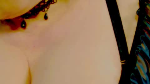 StiphlerMomy online show from 11/14/25, 03:33