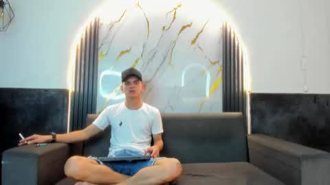 friends online show from 02/08/26, 05:00